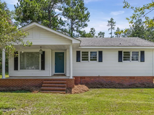 728 Prosperity Dr, Swainsboro, GA 30401