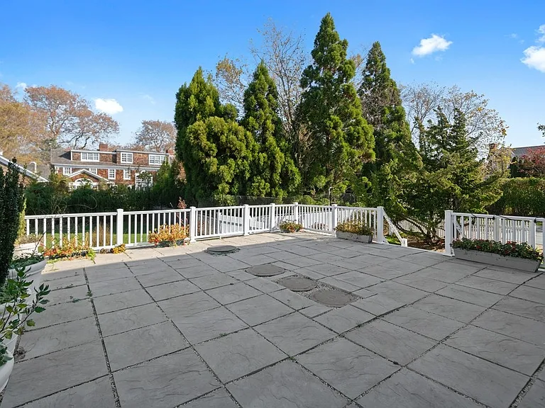 77 Library Ave — Photo 23