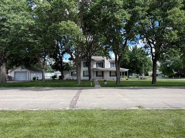 305 N Osborne St, Ainsworth, NE 69210