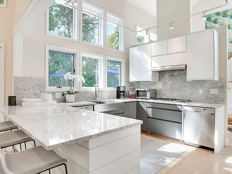 15 Farm Ln — Photo 12