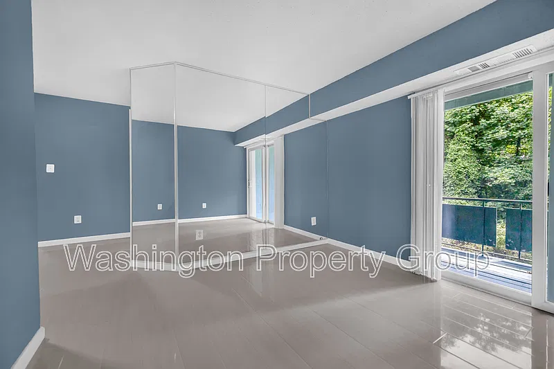 3009 Southern Ave #11
