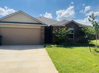 4201 Colt Dr, Mustang, OK 73064