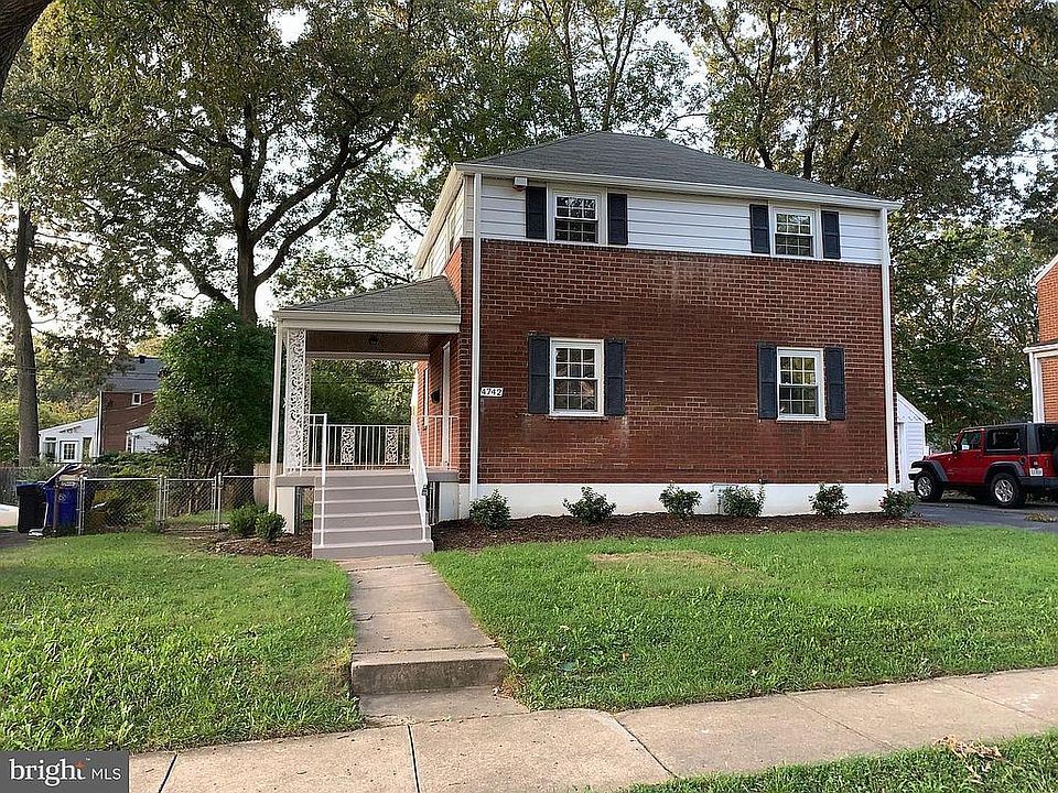 1st image of 4742 1st St N