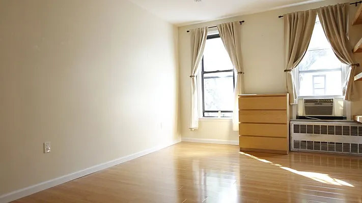 Rented by Nooklyn NYC LLC | media 27