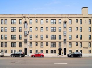 604 W Addison St APT B3, Chicago, IL 60613