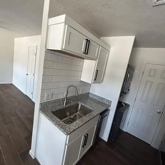 1001 Lewis Dr — Photo 8