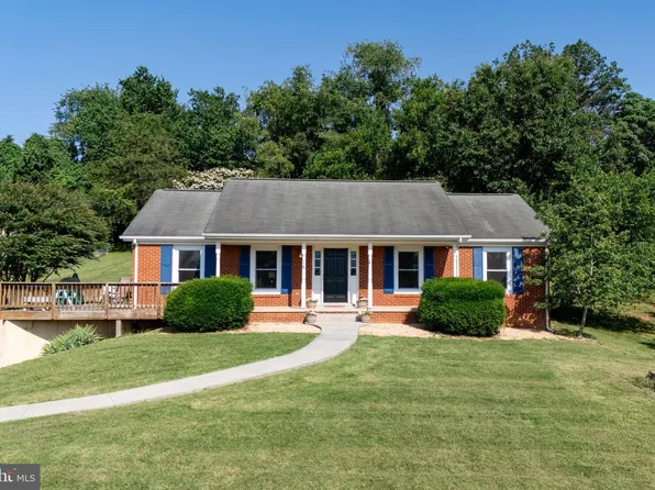 18 Greenfield Rd, Luray, VA 22835