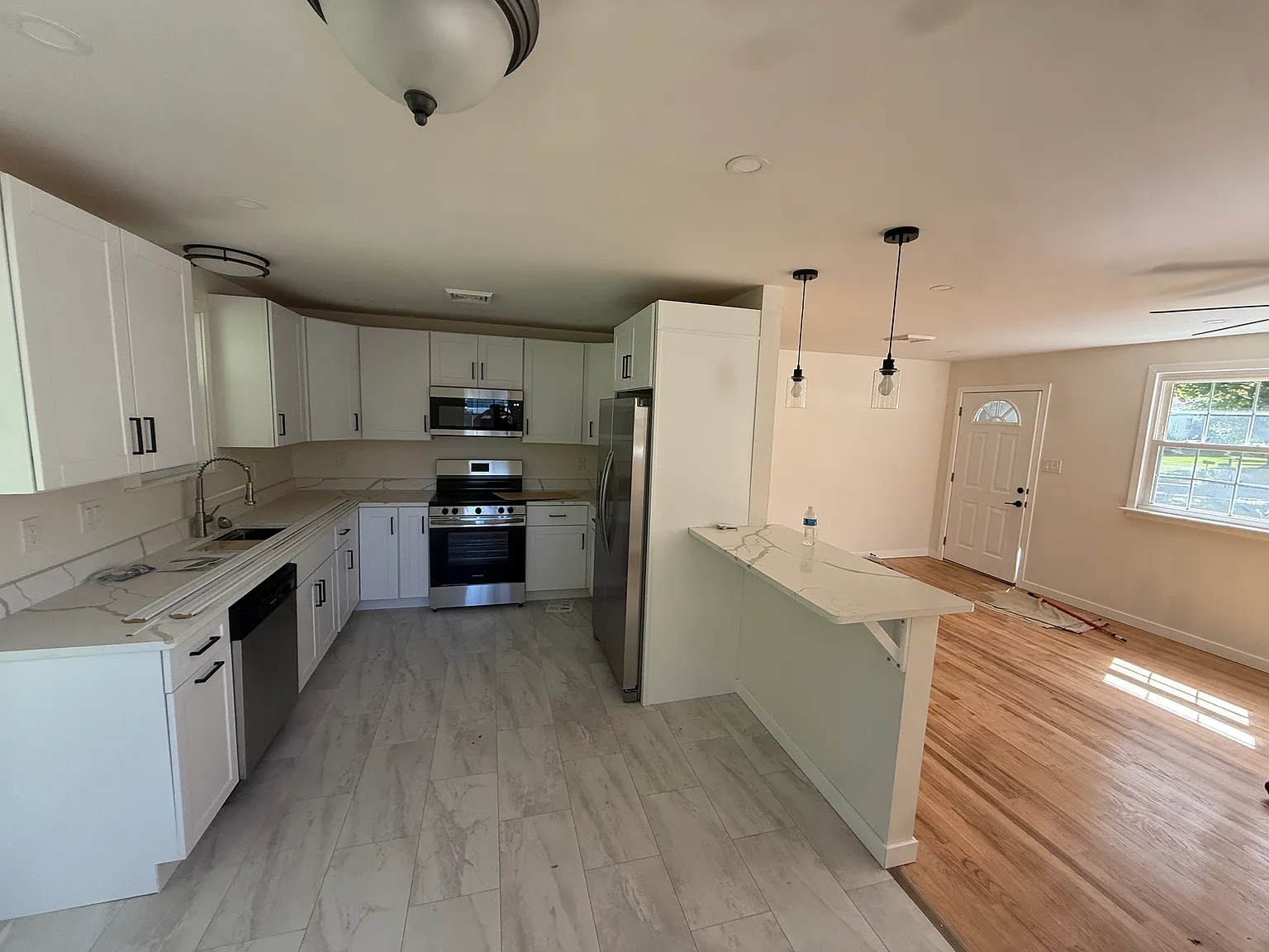 3 bed, 1088 sqft, $2,500 — Photo 2