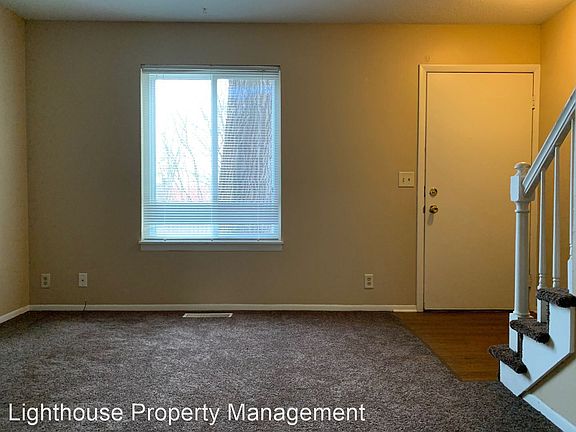 3rd image of 863 Lincoln Ave APT 16