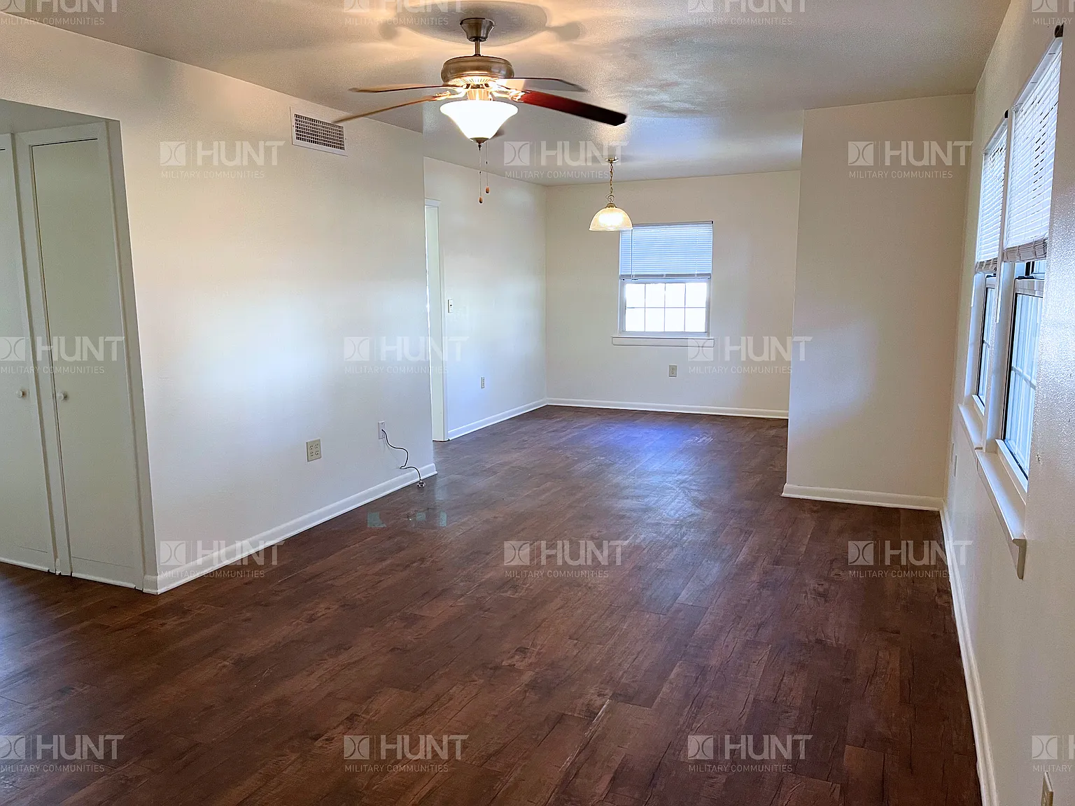 3 bed, 2.5 bath, 1630 sqft, $2,268 — Photo 2