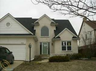 16556 Silverado Dr, Southgate, MI 48195