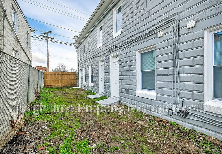 115 W Church St — Photo 13