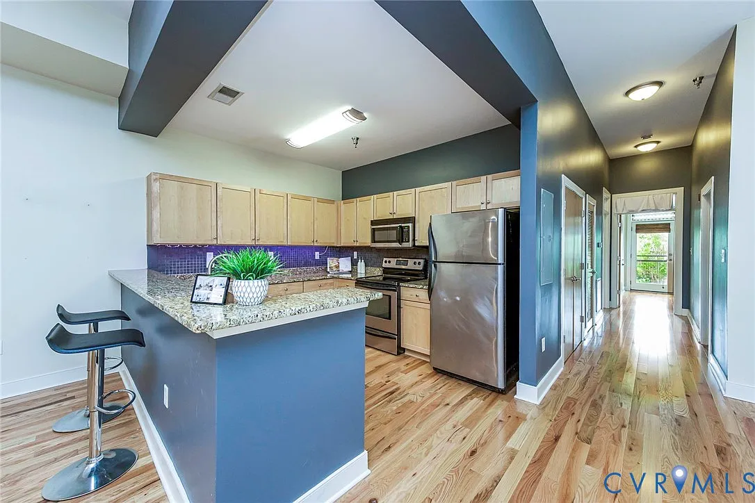 2 bed, 1170 sqft, $1,850 — Photo 1
