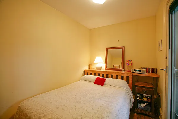 Sold by Garfield Realty  | media 39