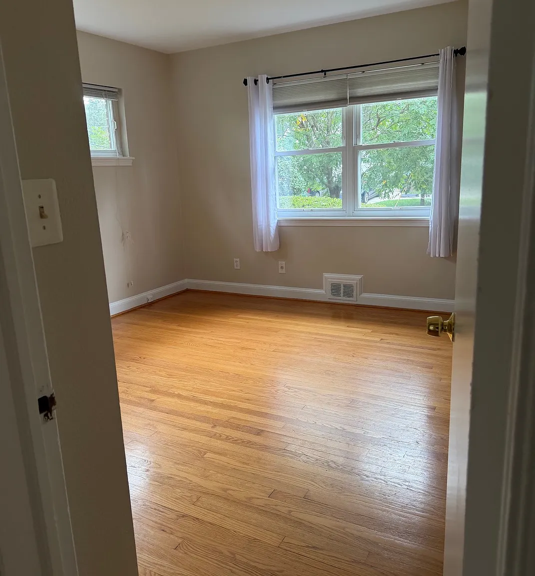 3 bed, $3,500 — Photo 3