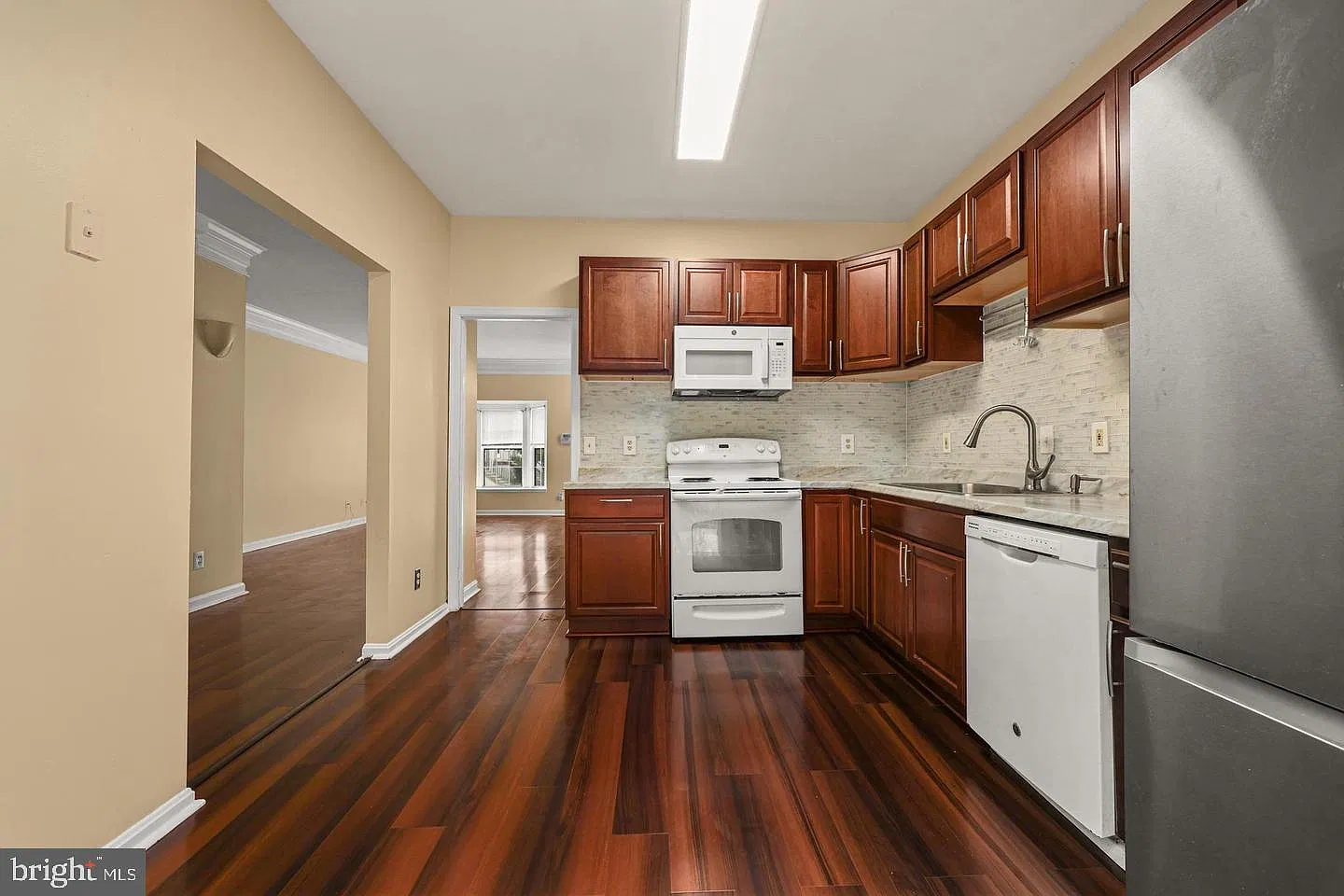 4 bed, 3.5 bath, 1971 sqft, $2,800 — Photo 4
