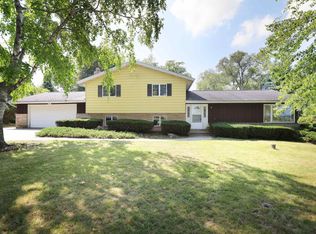 W1968 Rustic Dr, Campbellsport, WI 53010