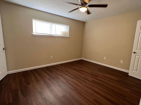 5th image of 910 Main St APT 14