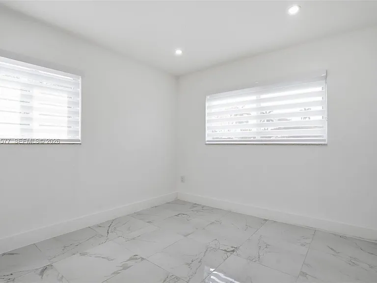 5521 SW 104th Ave — Photo 16