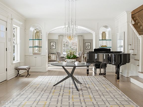 2nd image of 212 Bedford Rd