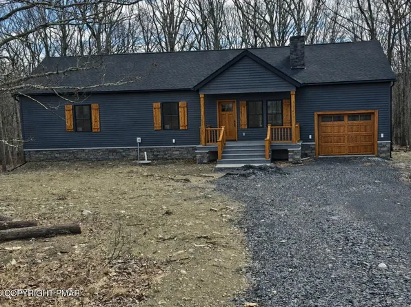 608 Gandolf Ln, Tamiment, PA 18371