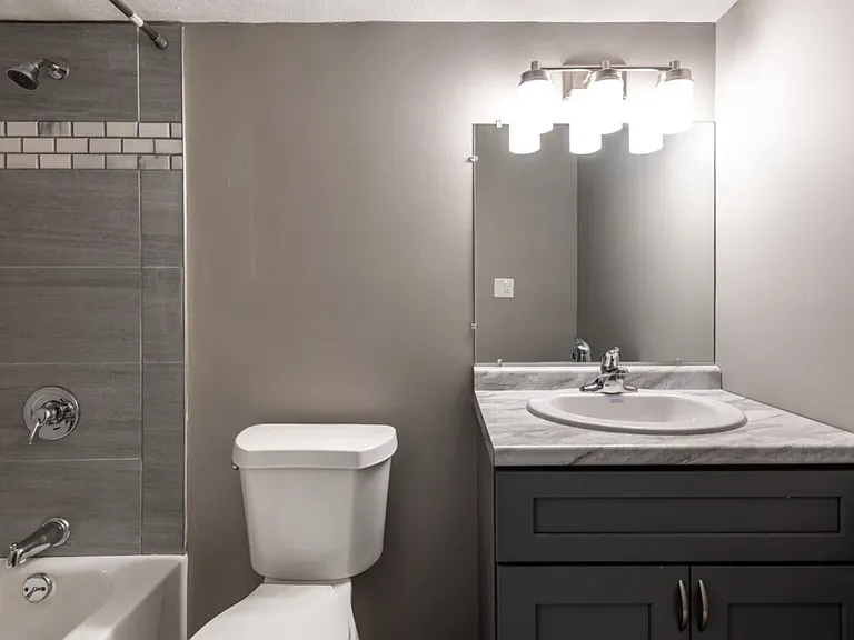 The Westbury Apartments — Photo 7