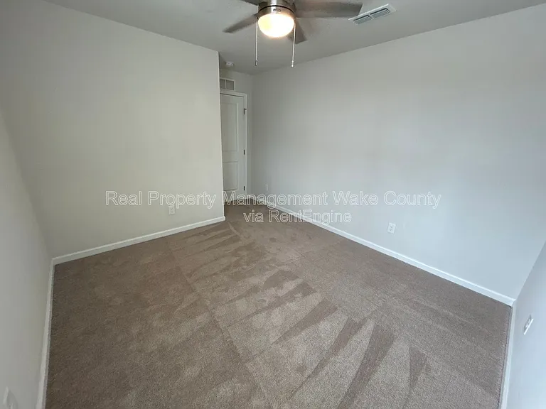 262 Hunting Wood Dr — Photo 15