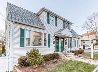 30 Colonial Ter, Springfield, NJ 07081