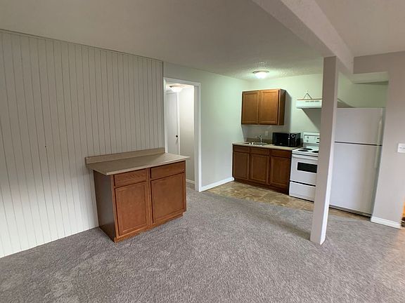 3rd image of 168B Fullerton Dr