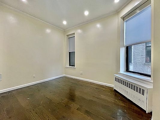 5th image of 52 W 119th St APT 4