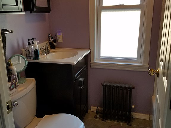 2nd floor bathroom