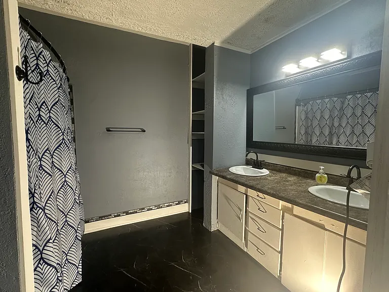 132 N Main St #1 — Photo 9