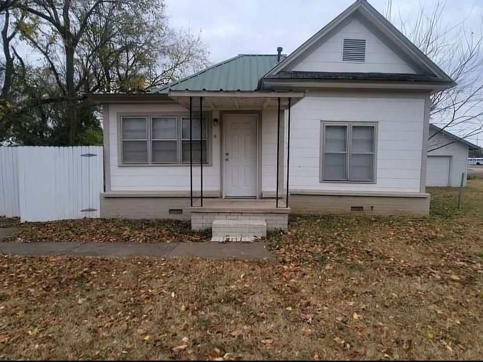 1st image of 16 N Indianola St