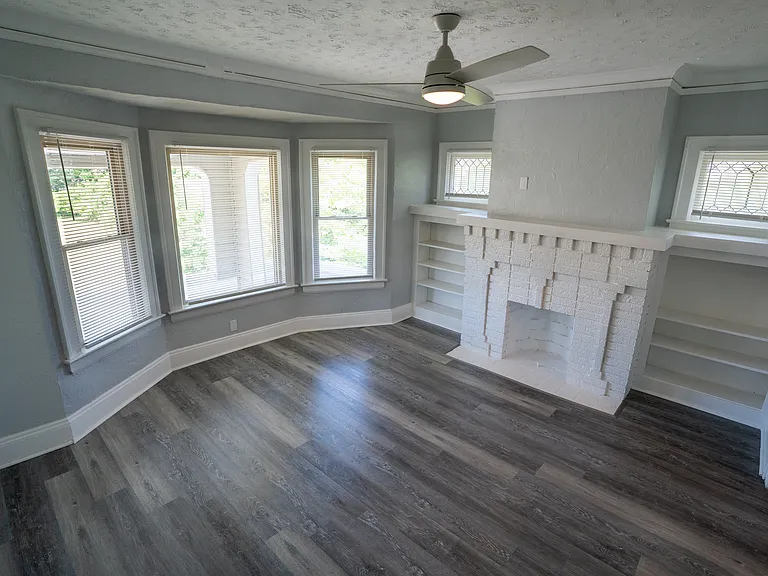 Living room Unit B