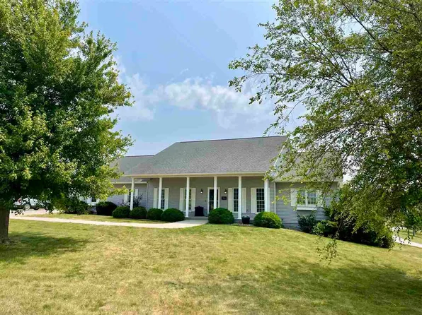 701 Sunset Ave, Williamsburg, IA 52361