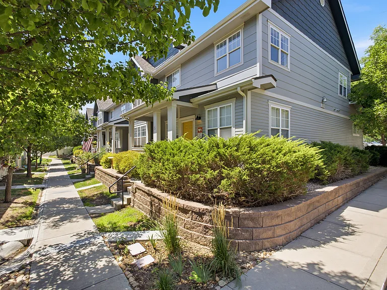 3329 Apple Blossom Ln — Photo 17