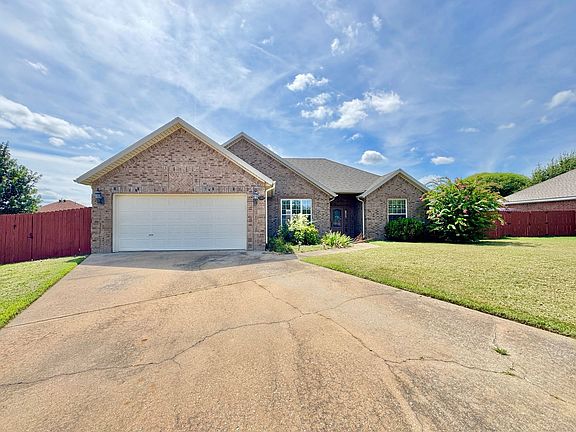 3rd image of 1101 Shiraz Dr