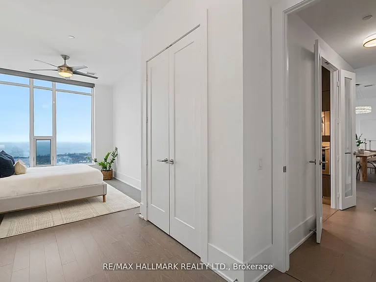 10 York St #6805 — Photo 32