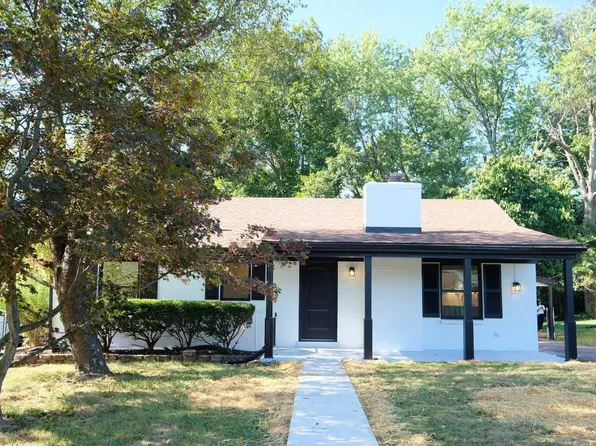 208 Zandale Dr, Lexington, KY 40503