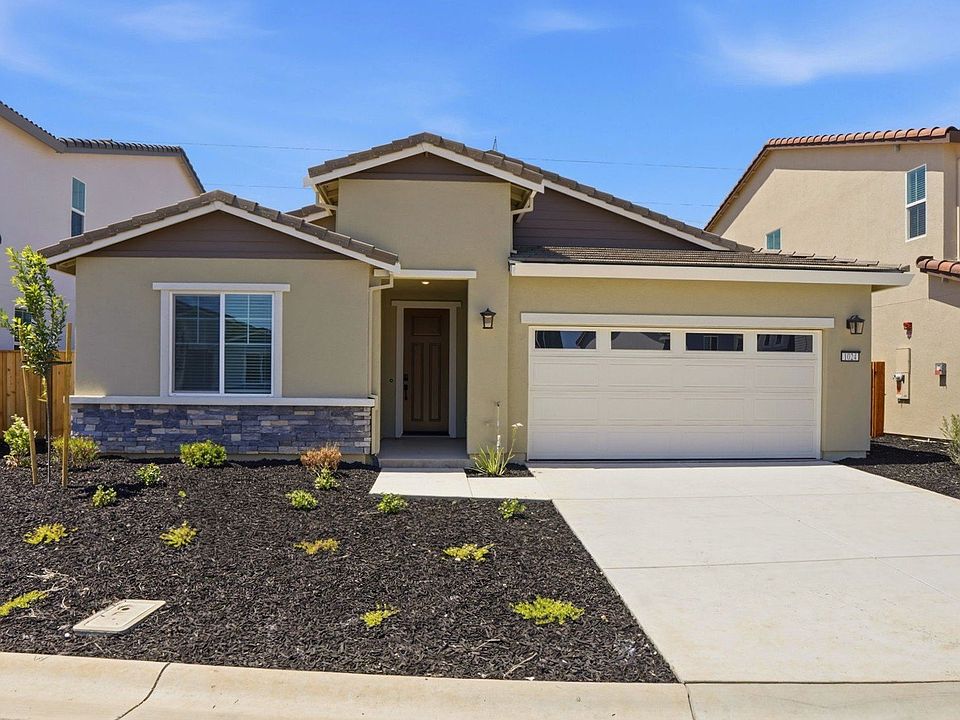 1st image of 1024 Bluebell Cir