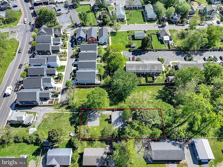 101 Brooks Ln — Photo 6