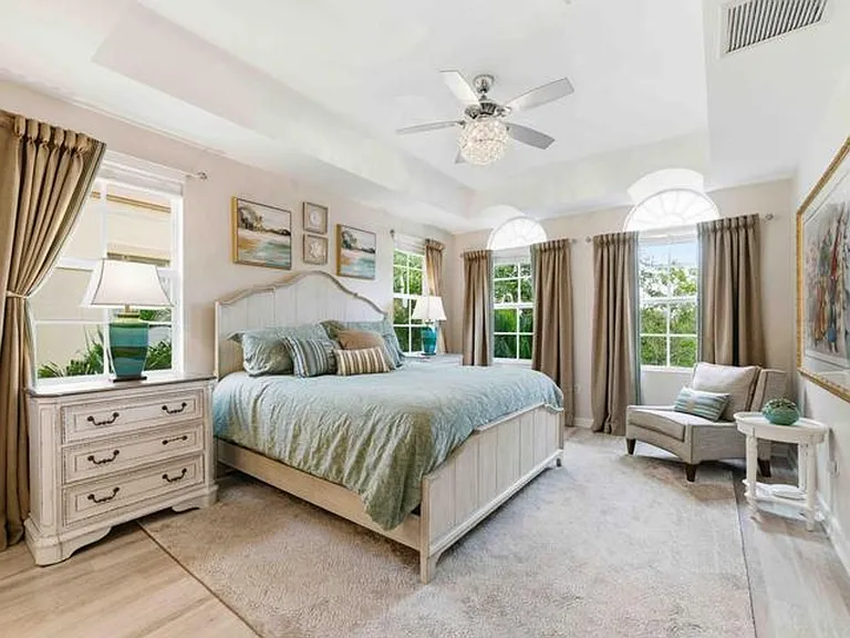 11850 Valencia Gardens Ave — Photo 8