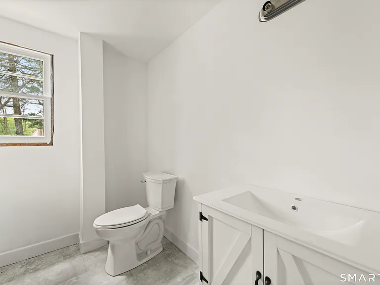 1335 Wolf Hill Rd — Photo 17