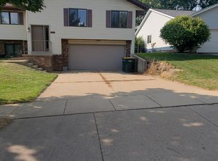 719 Crawford Dr #719, Cottage Grove, WI 53527