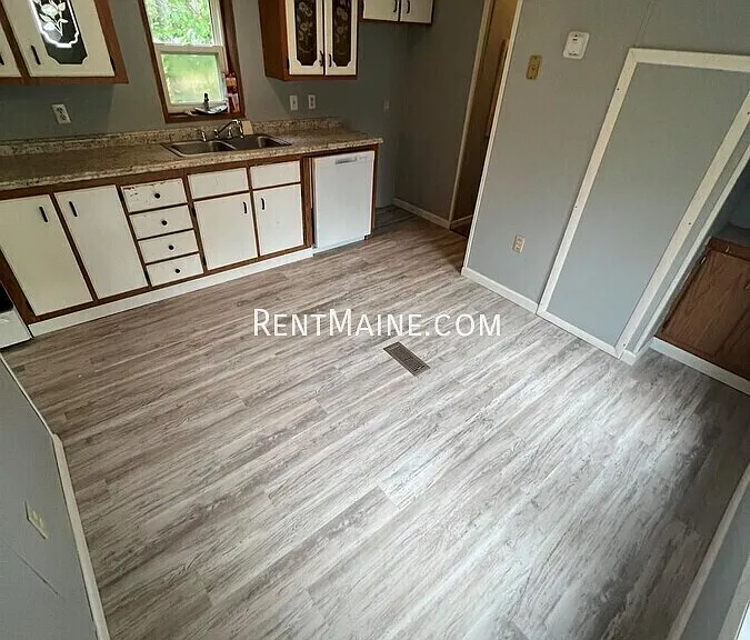 11 Sweet Fern Dr — Photo 3