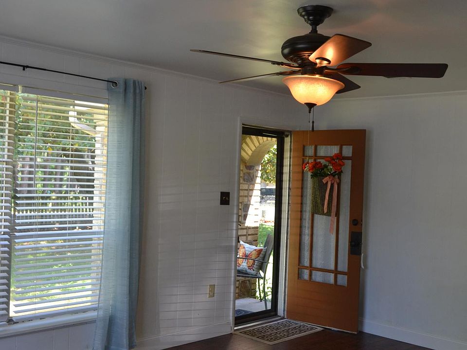 Front living space