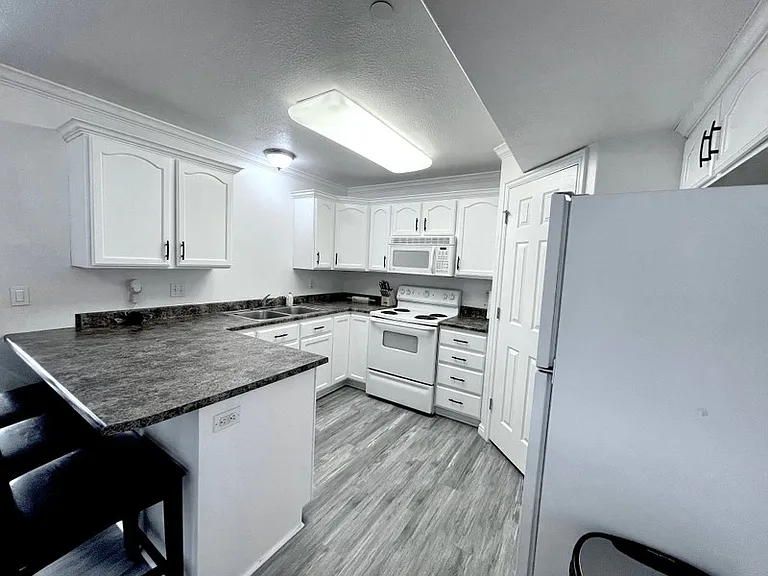 3585 E Rock Creek Rd #E6 — Photo 11