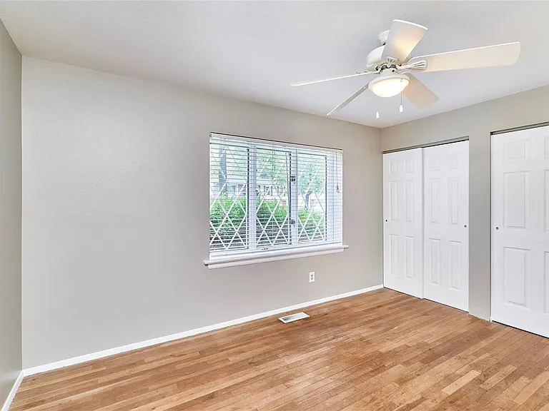 389 Messina Dr — Photo 11