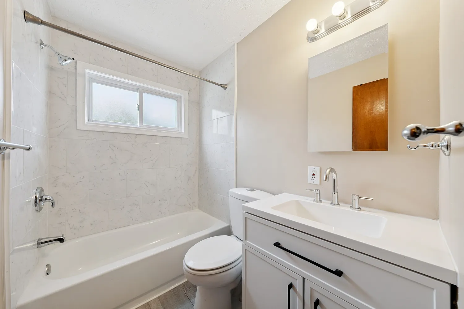 2 bed, 1040 sqft, $1,250 — Photo 1