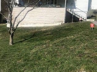 1214 Poplar St, Mullens, WV 25882